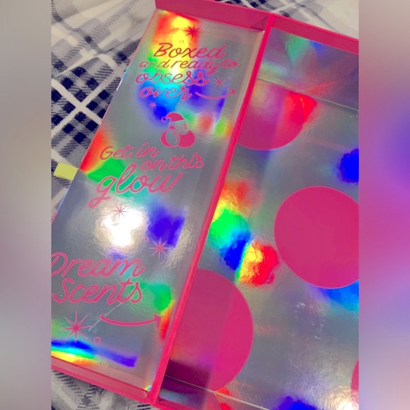 Pink Beauty Obsessed Magnetic Hard Box - Picture 3 of 5